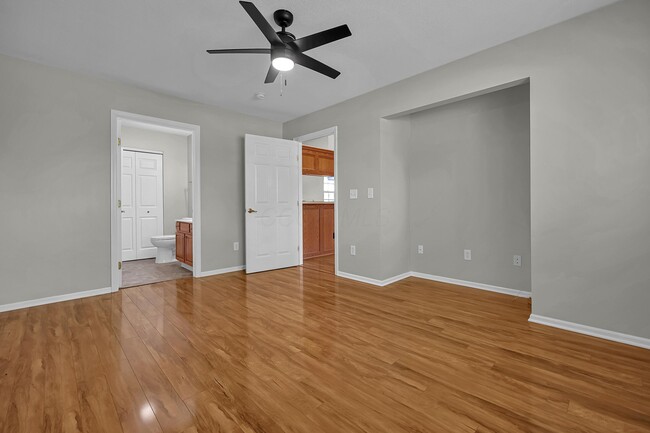 Building Photo - 206 Pioneer Cir