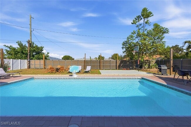 Building Photo - 4044 Country Club Blvd