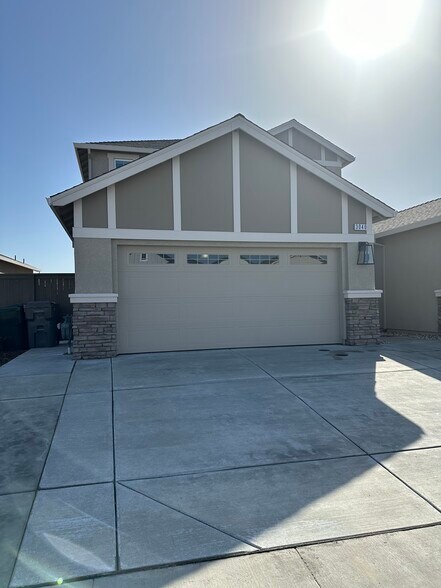 Building Photo - 3040 Vaughn Way