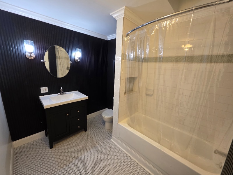 Building Photo - 148 S Swan St