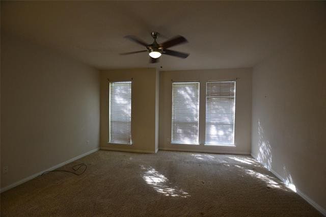 Building Photo - 3029 Golden Gate Dr