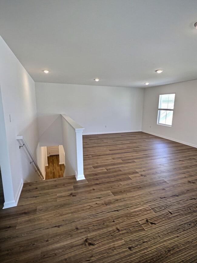 Building Photo - 123 Everly Cir