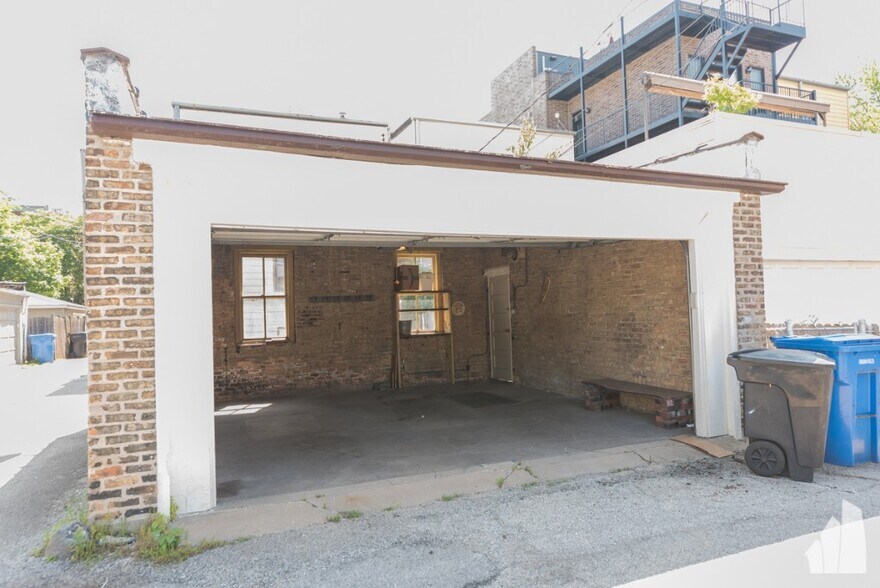 Building Photo - 3710 N Damen Ave
