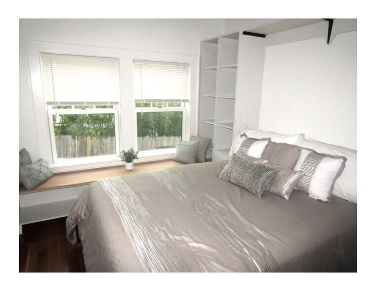 Building Photo - 153 Bayside Rd