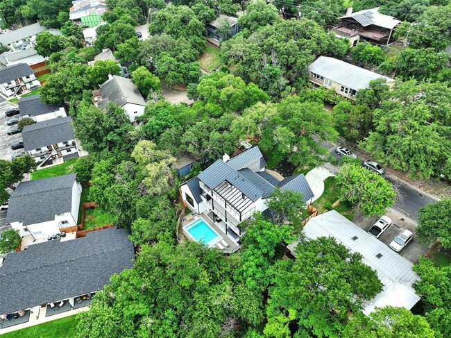 Building Photo - 2212 Trailside Dr