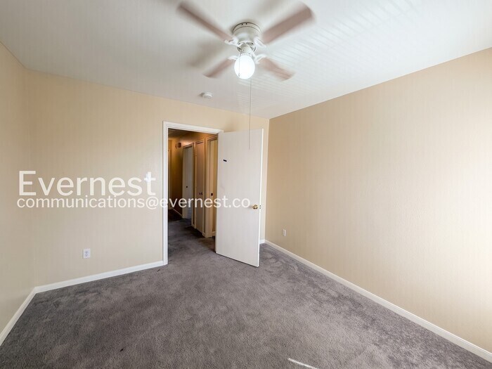 Building Photo - 2875 Southampton Way