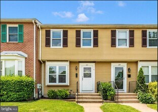Building Photo - 381 W Thornhill Pl
