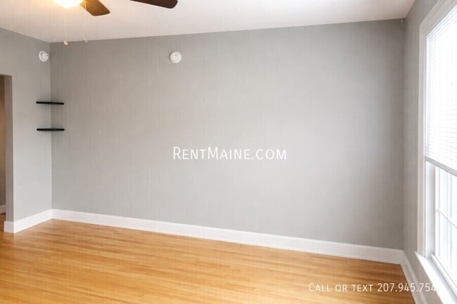 Building Photo - 454 S Main St