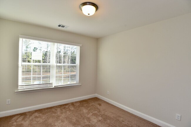 Building Photo - 3 Bedroom 2 1/2 Bath Townhome In Richmond Hill