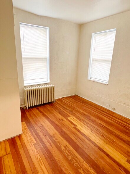Building Photo - 2413 S 64th St