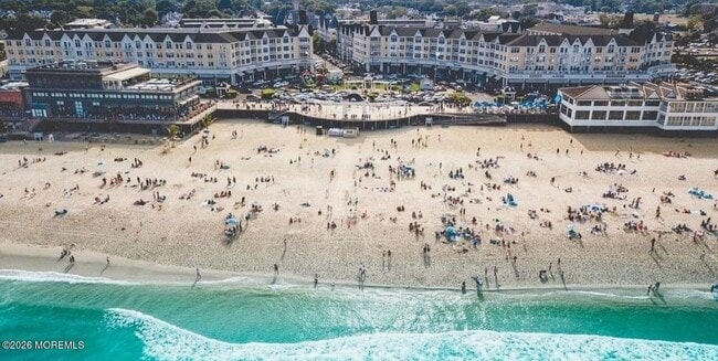 Building Photo - 246 7th Ave