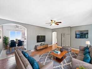 Building Photo - Beautiful 2B 1BA Condo w/ Reserved Parking and Wall AC!