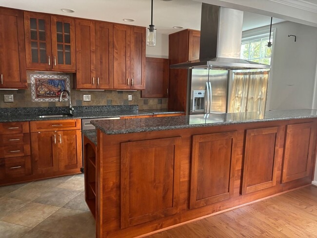 Building Photo - 1037 N Pitt St