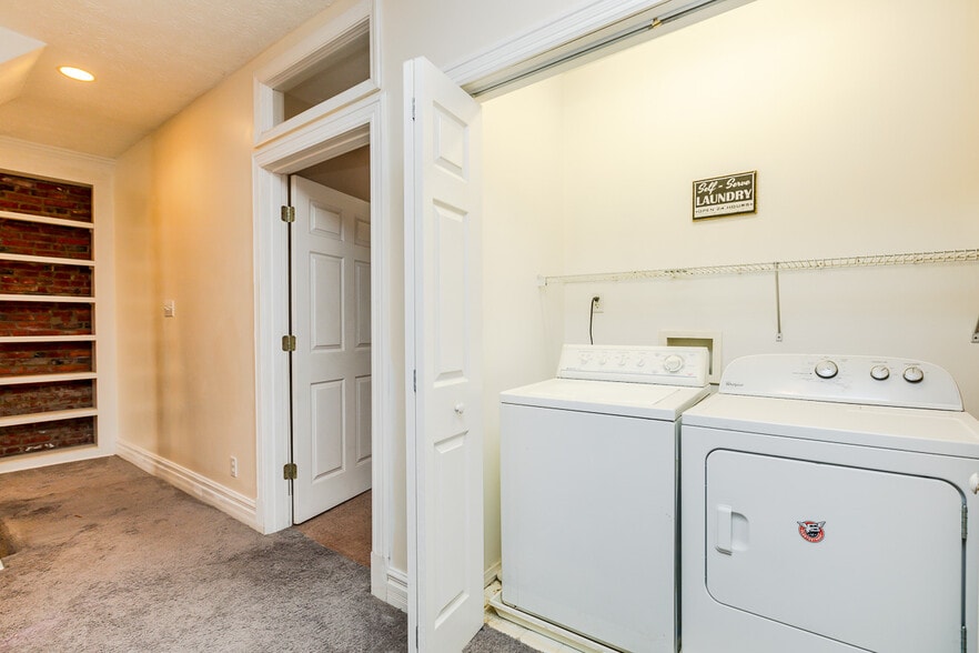 Building Photo - 132 S 20th St