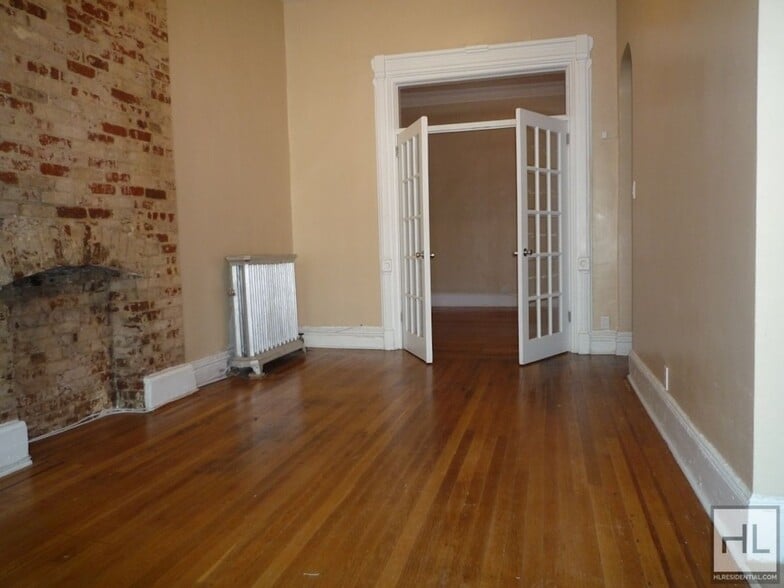 Building Photo - BEDFORD AVENUE / Spacious 1-Bed 1-Bath