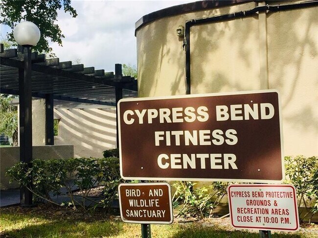 Building Photo - 2112 S Cypress Bend Dr