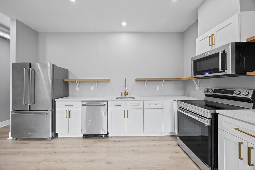 Building Photo - 1109 E Carson St