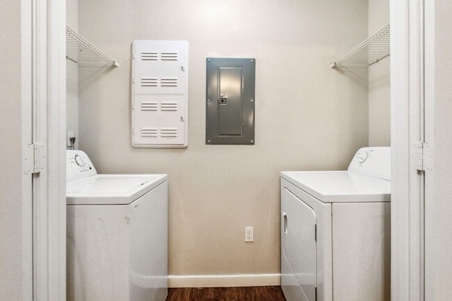 Building Photo - 3611 High Ridge Rd