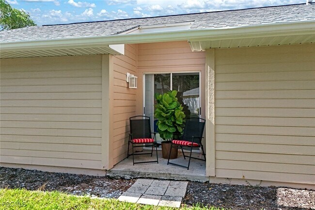 Building Photo - 14871 Crescent Cove Dr
