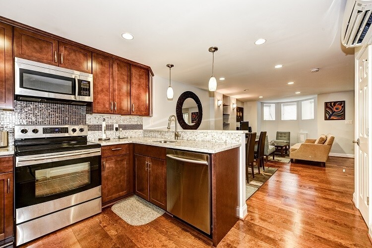 Building Photo - 1619 21st St NW