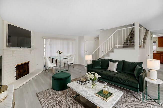 Building Photo - Your Dream 3BR/2.5BA Rental in the Desirable 'Dearborn Grove' Community in Redlands!