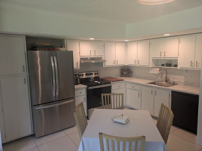 Building Photo - 8075 SW 107th Ave