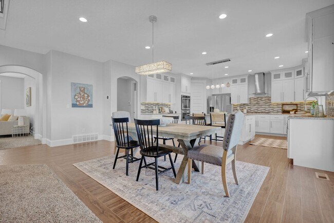 Building Photo - Luxury North Salt Lake Home with Mountain Views, Office & Fully Fenced Yard