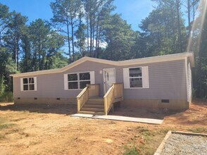 Building Photo - Madison County - Hull, Ga. –Three Bedroom ...