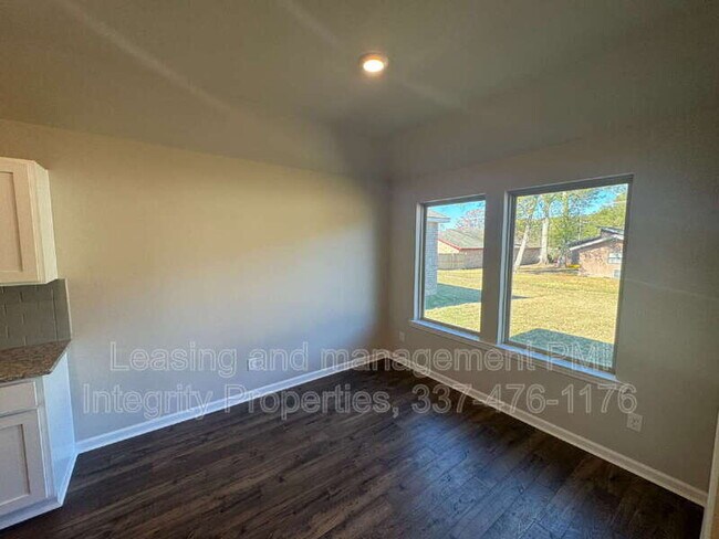 Building Photo - 331 White Pine Dr