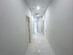 Building Photo - 398 Pennfield Ave