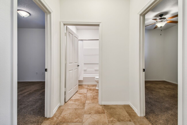 Building Photo - 1232 Canyon Oaks Dr