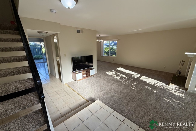Building Photo - Spacious 3 Bedroom Home Near Parks & Schools in Foster City