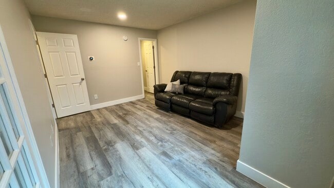 Building Photo - 2685 S Dayton Way