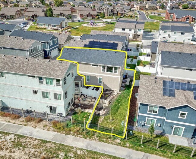 Building Photo - 8636 N Cypress Alley