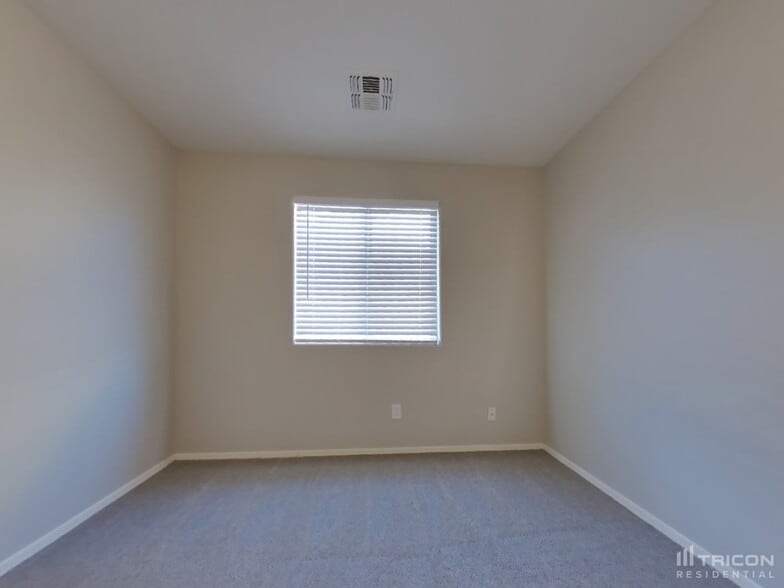 Building Photo - 8851 S 257th Dr