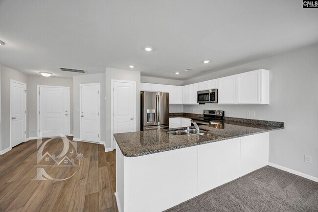 Building Photo - 2058 Mapleton Dr
