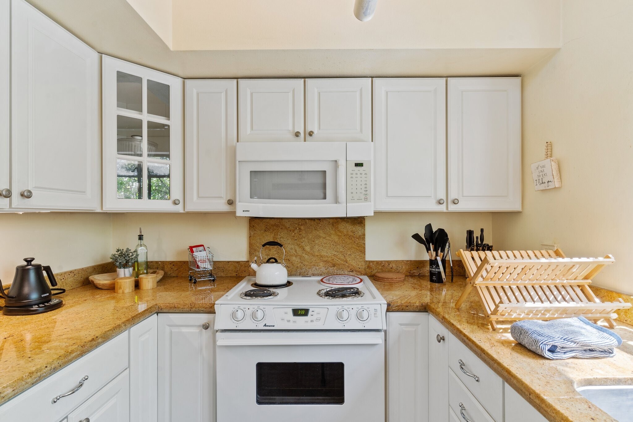 Kitchen - 34 Silva Ave