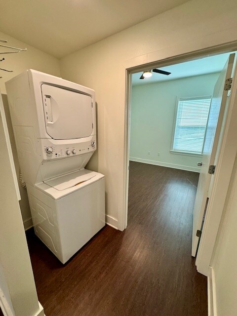 Building Photo - 726 E Emma Ave