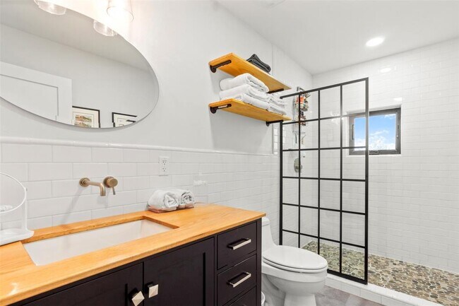 Building Photo - 9208 Madrone Ranch Trail