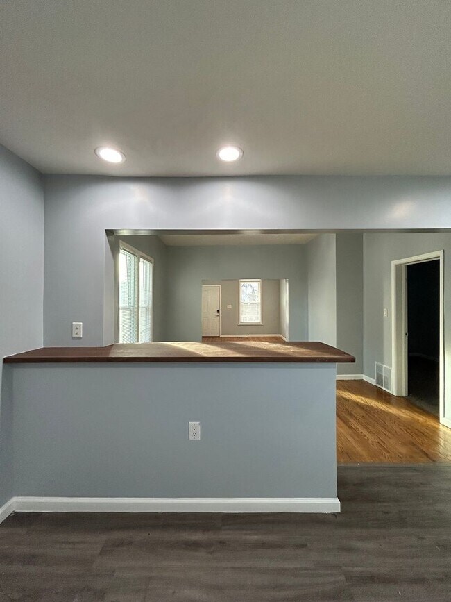 Building Photo - Coming Soon! Updated & Cozy 4-Bedroom Home