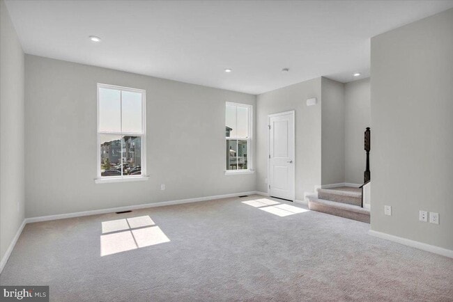 Building Photo - 40 Hamilton Ct