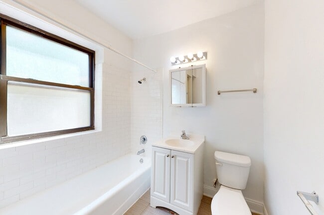 Floorplan - 5339-5345 S. Woodlawn Avenue