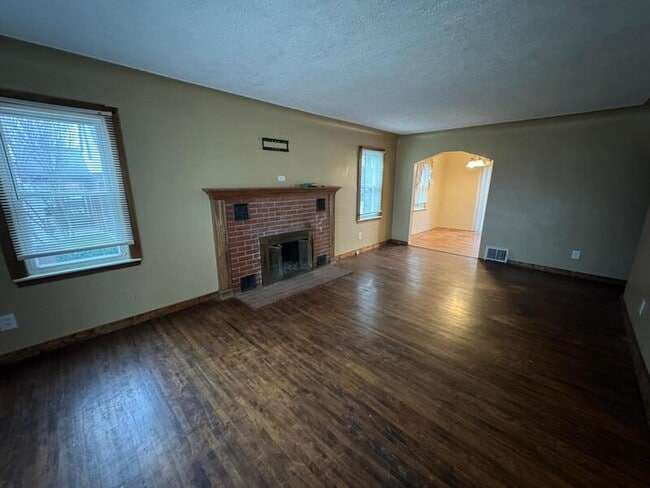 Building Photo - 11478 Engleman Rd