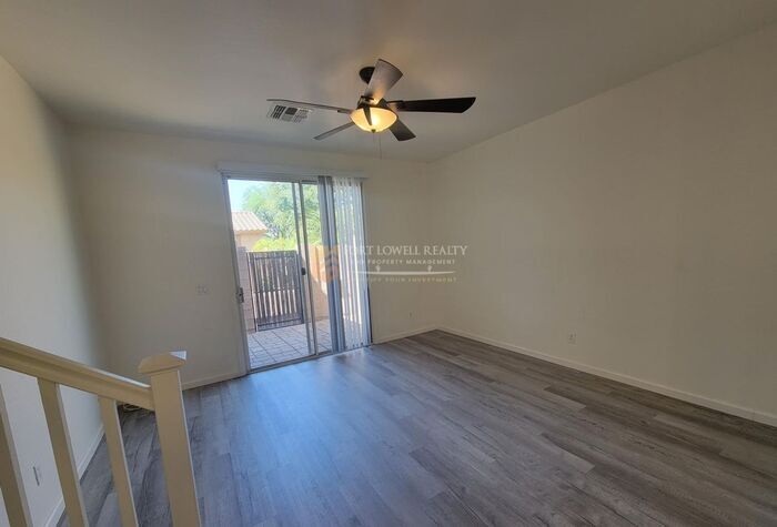 Building Photo - 7226 S 48th Glen