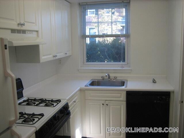 Building Photo - 213 Gerry Rd