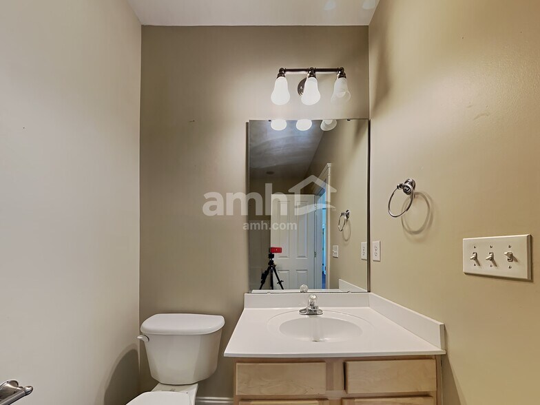 Building Photo - 2612 Merion Hills Ct