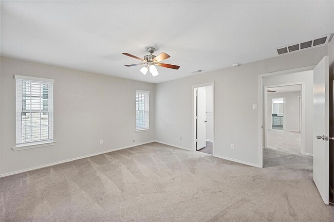 Building Photo - 5126 Collinwood Ave
