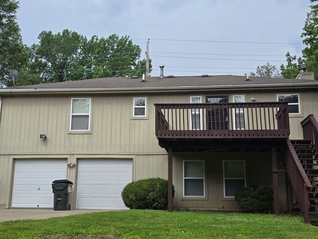 Building Photo - Huge three bedroom home available for rent