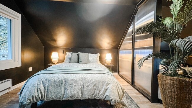 Building Photo - Chic Studio in North Winton Village