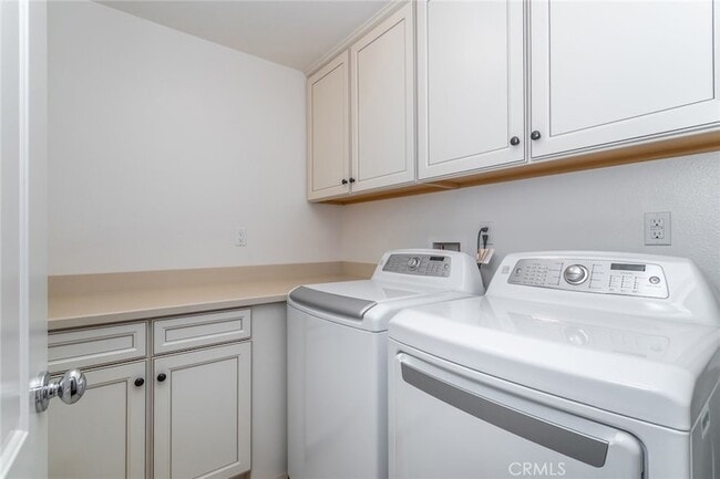 Building Photo - 28629 Farrier Dr